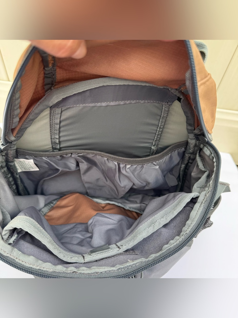 Kelty Jaunt Hiking Lumbar Pack Waist Sling Bag Bronze Gray - Picture 11 of 16